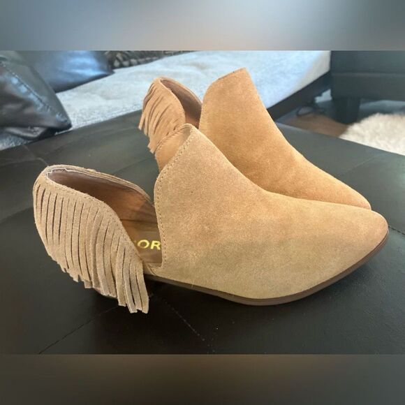 Report tan leather fringe slide pointed toe women’s heeled boots. Size 6.5 - Picture 4 of 7